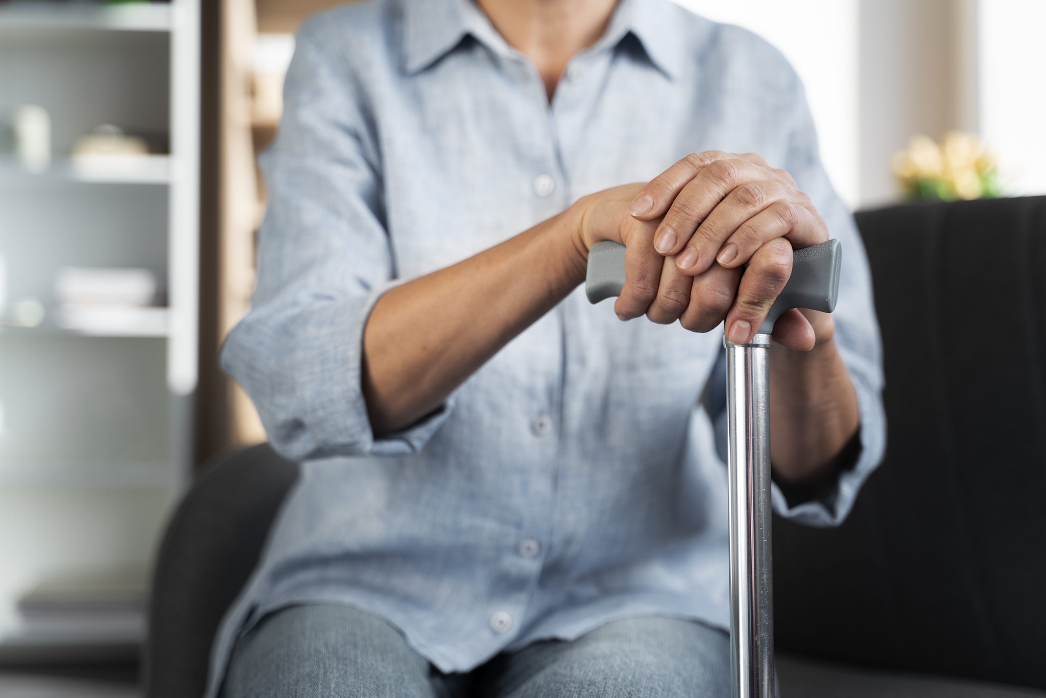 Le microplastiche possono penetrare nelle ossa e aumentare il rischio di frattura: l'ipotesi dello studio