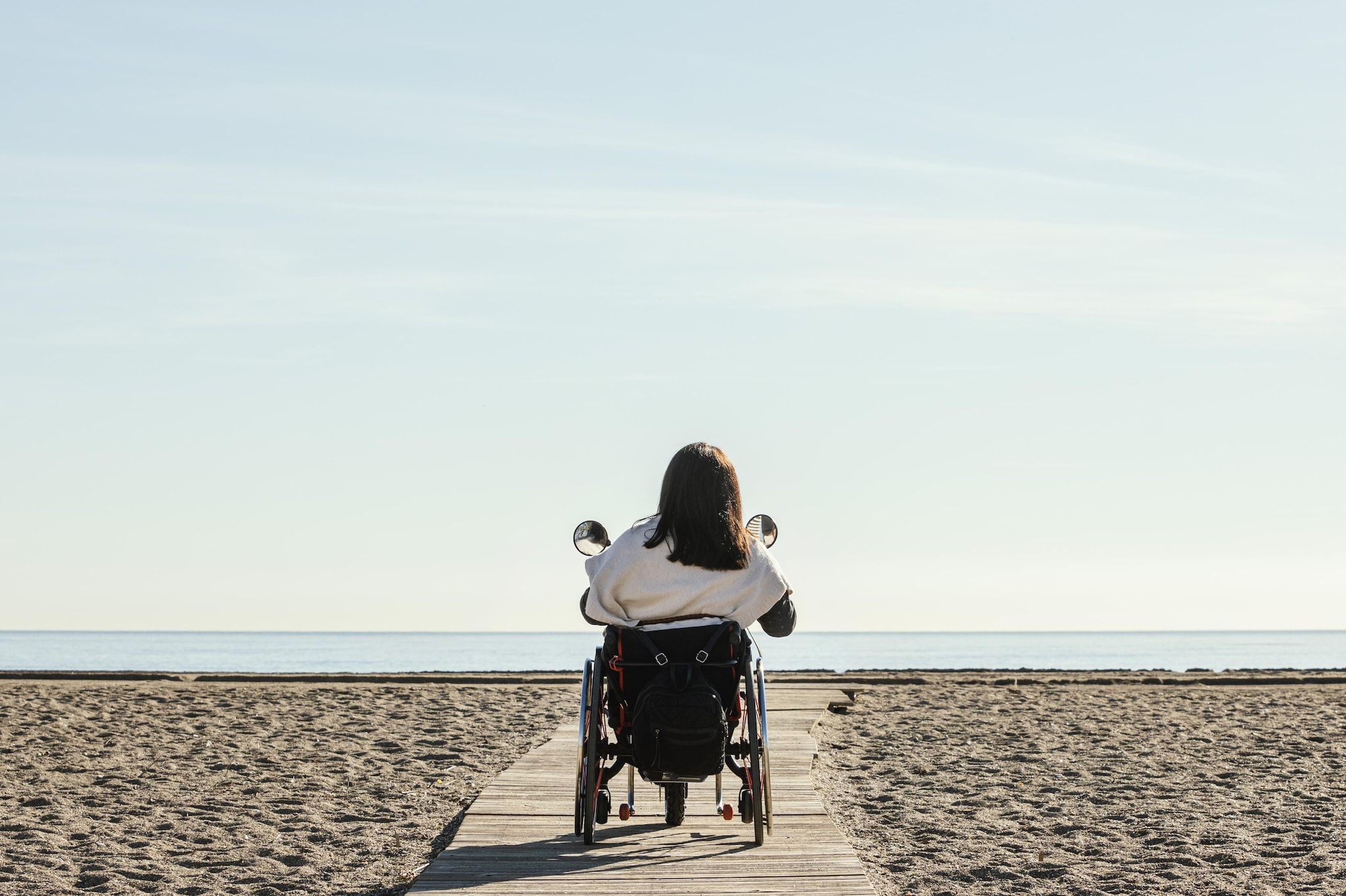 A 24 anni finisce in coma e le amputano gli arti, la storia di Lily: "Prima mi sentivo invincibile"