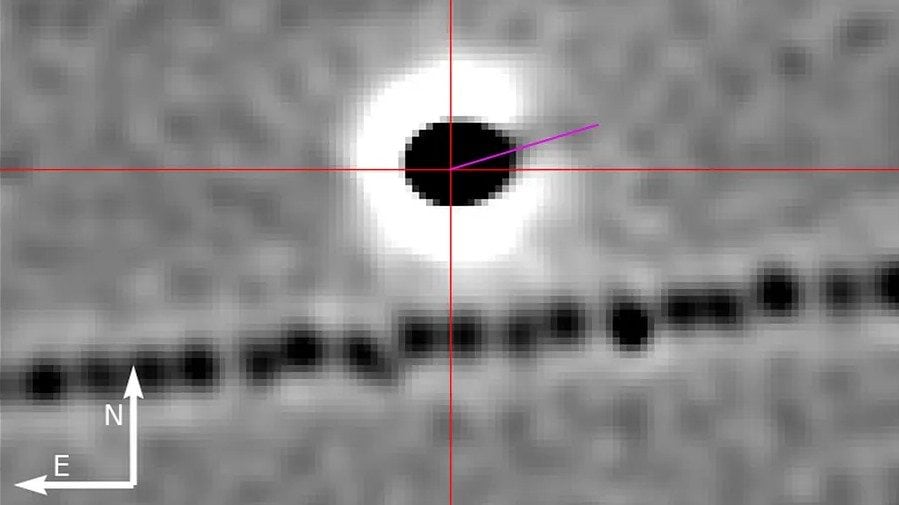 3I/ATLAS si è "nascosto" dietro al Sole, momento cruciale per Avi Loeb: "Potrebbe rilasciare sonde"