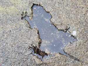 Risolto il mistero del “rat hole”, la buca a forma di ratto comparsa negli USA 20 anni fa: c&#8217;è una sorpresa