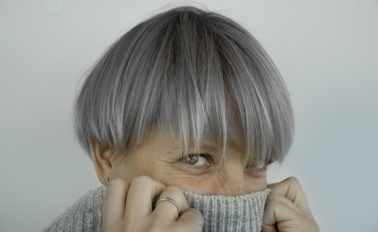 I capelli bianchi possono essere una difesa dal cancro: su Nature lo studio che svela il meccanismo protettivo