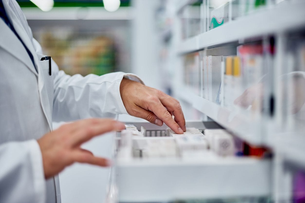 Farmaci comuni alterano l’intestino anche anni dopo l’uso: un nuovo studio rivela quali sono