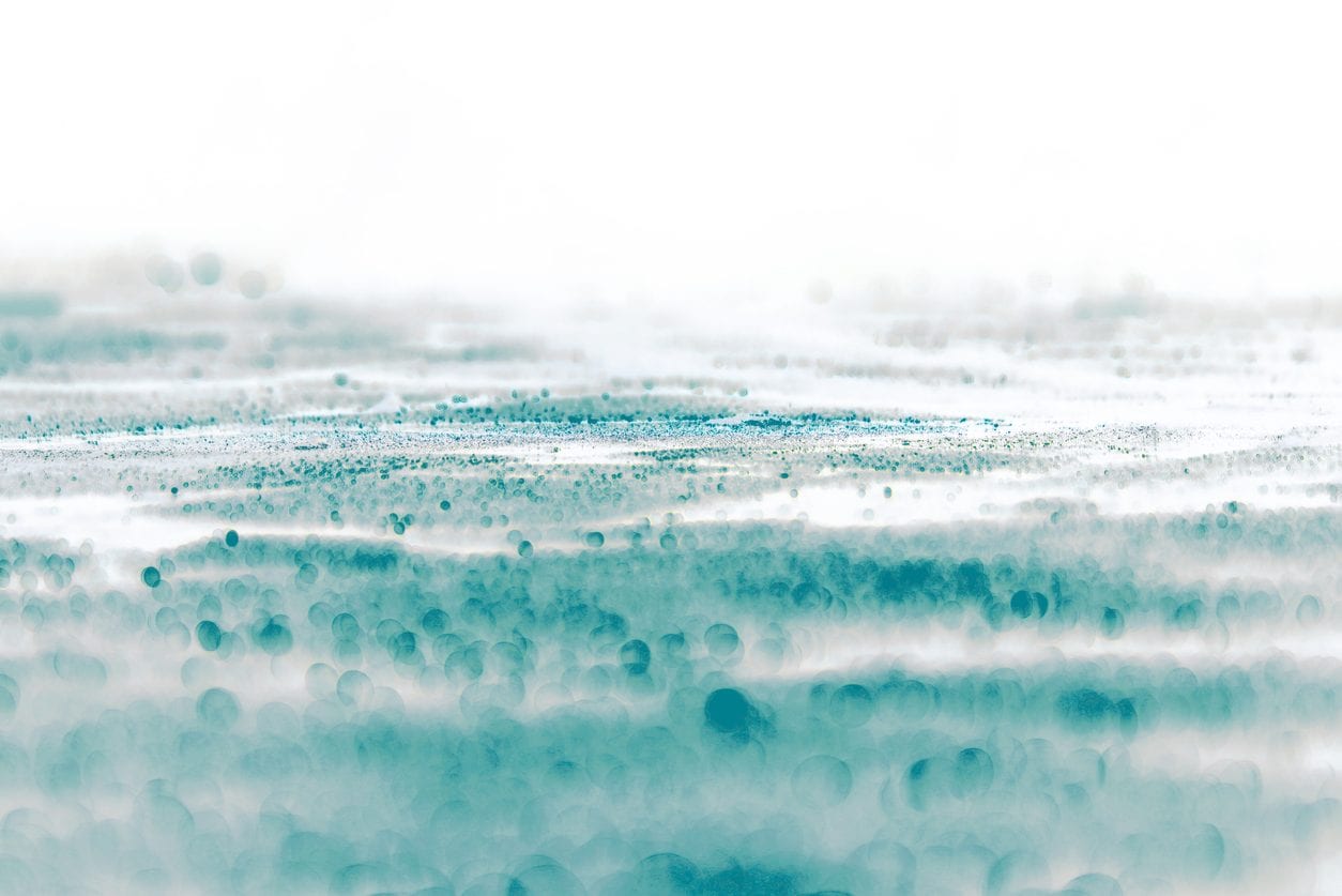 Antichi microbi risvegliati dal ghiaccio dell’Artico: la scoperta che allarma gli scienziati