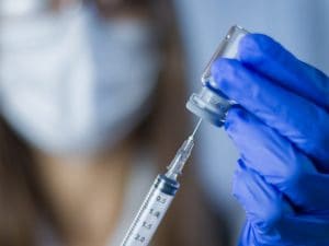 Vaccino anti cancro protegge da più tumori e li previene in test di laboratorio: “Risultati notevoli”