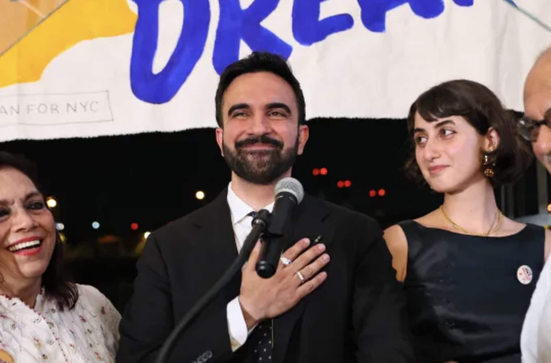 Tutte le teorie del complotto su Mamdani, il candidato sindaco di New York per il Partito Democratico