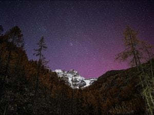 Le prime foto dell’aurora in Italia: questa notte ci sono speranze di vederla ancora meglio