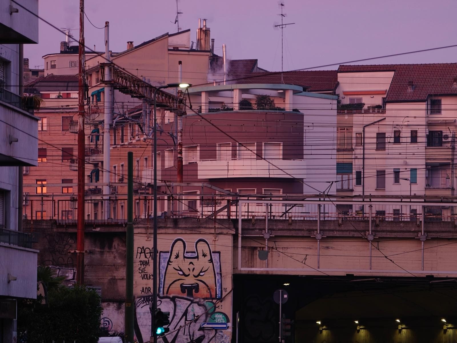 FANPAGE.IT | Quartiere Lambrate | Zoom 10X