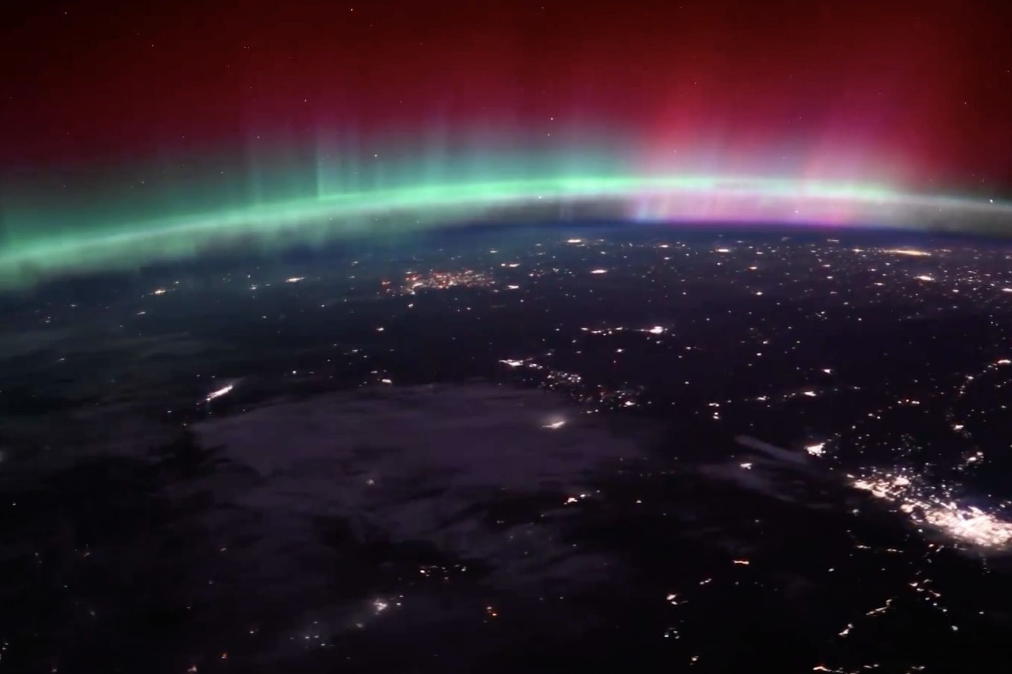 L'aurora boreale vista dallo spazio: lo straordinario video catturato dall’astronauta della NASA