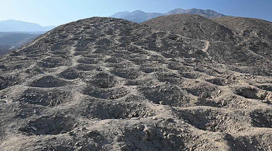 Svelato il mistero del Monte Sierpe in Perù: a cosa servivano i grandi buchi nell'altopiano di Nazca