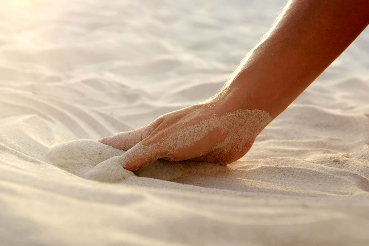 Perché gli scienziati parlano di un “settimo senso”: la ricerca che mostra il tatto a distanza negli umani