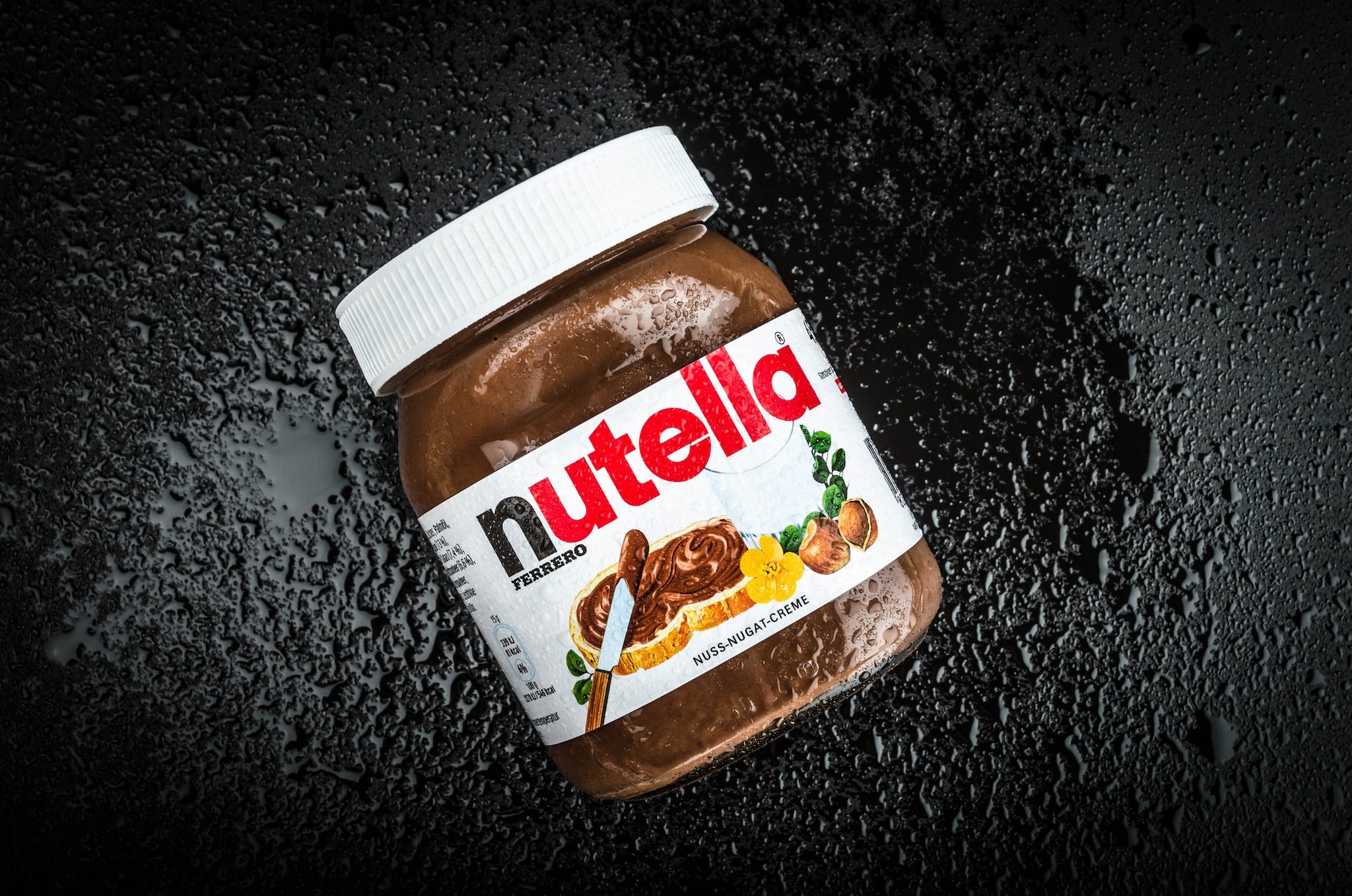Come funziona la nuova truffa della Nutella: false offerte per rubare i dati della carta di credito