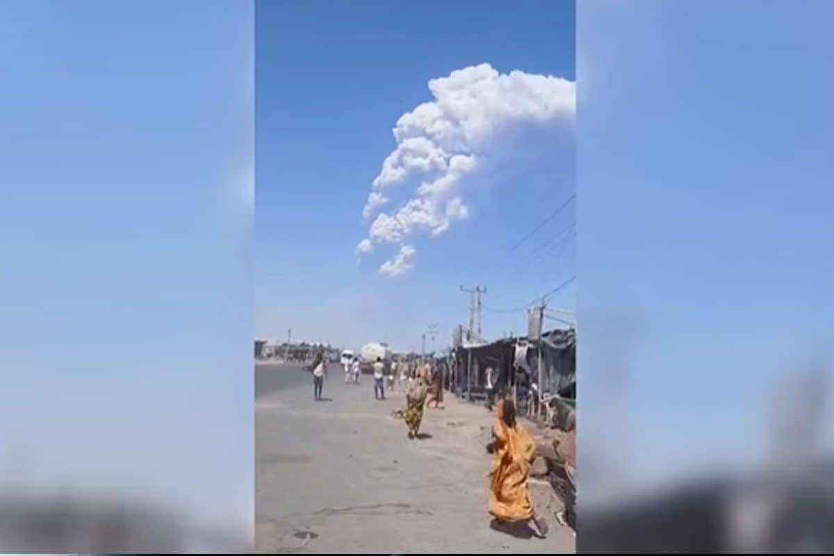 Il vulcano Hayli Gubbi in Etiopia erutta dopo 12.000 anni: le impressionanti immagini