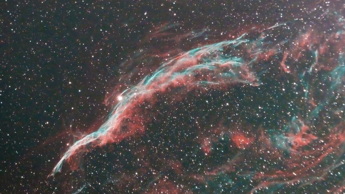 La splendida Nebulosa Velo (componente occidentale NGC 6960), fotografata dai Castelli Romani. Credit: Andrea Centini