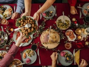 Avanzi di Natale, attenzione ai rischi per la salute: come conservarli in modo sicuro