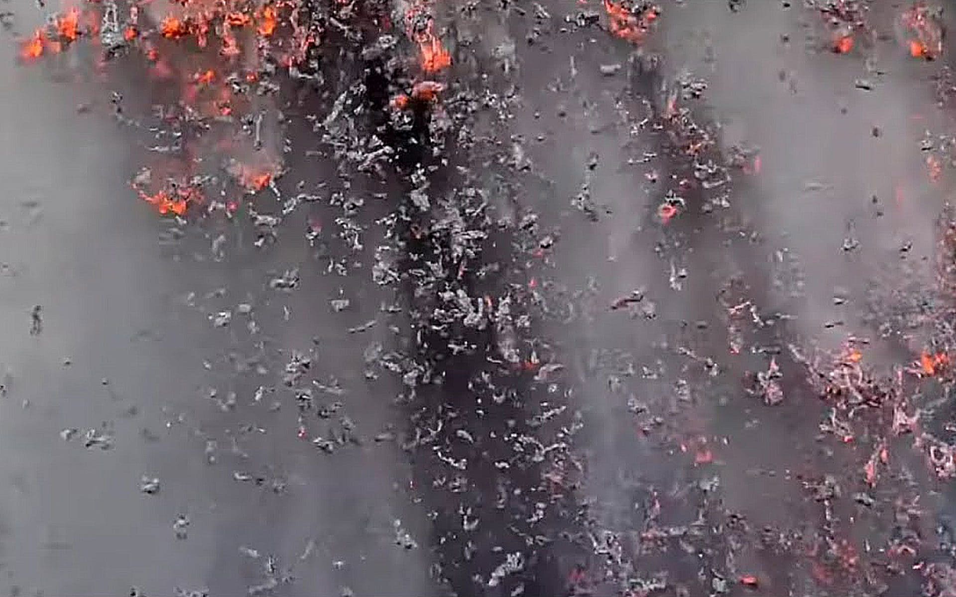 Eruzione del Kilauea: il momento esatto in cui la lava inghiotte la telecamera dell’USGS