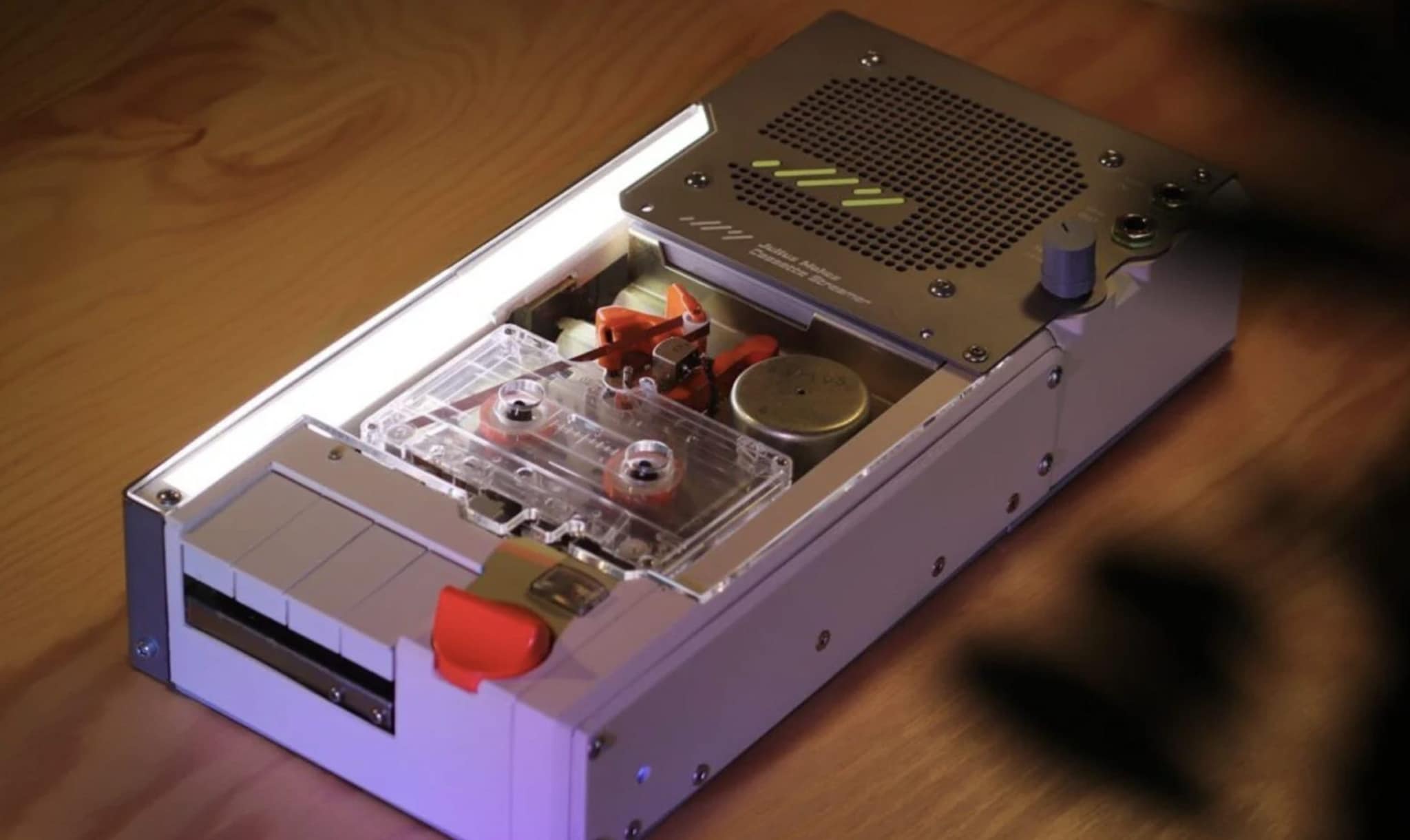 Tutto Spotify su cassetta: il progetto che ha messo la musica in straming su nastro magnetico