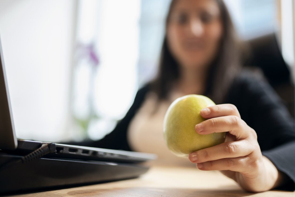 Vita sedentaria? Uno studio dell’Università di Birmingham rivela i cibi che proteggono i vasi sanguigni