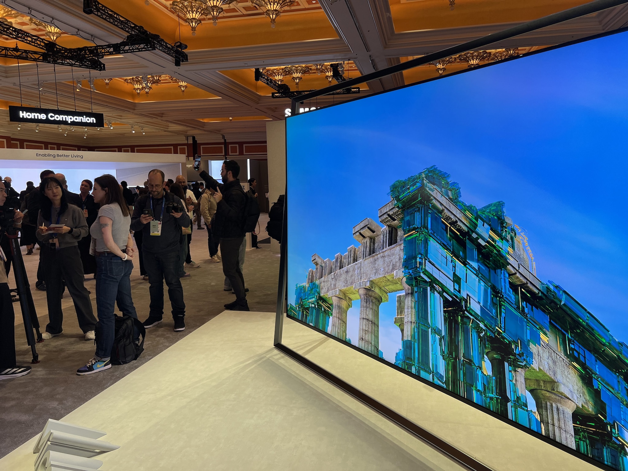 FANPAGE | Il primo Samsung Micro RGB da 130"