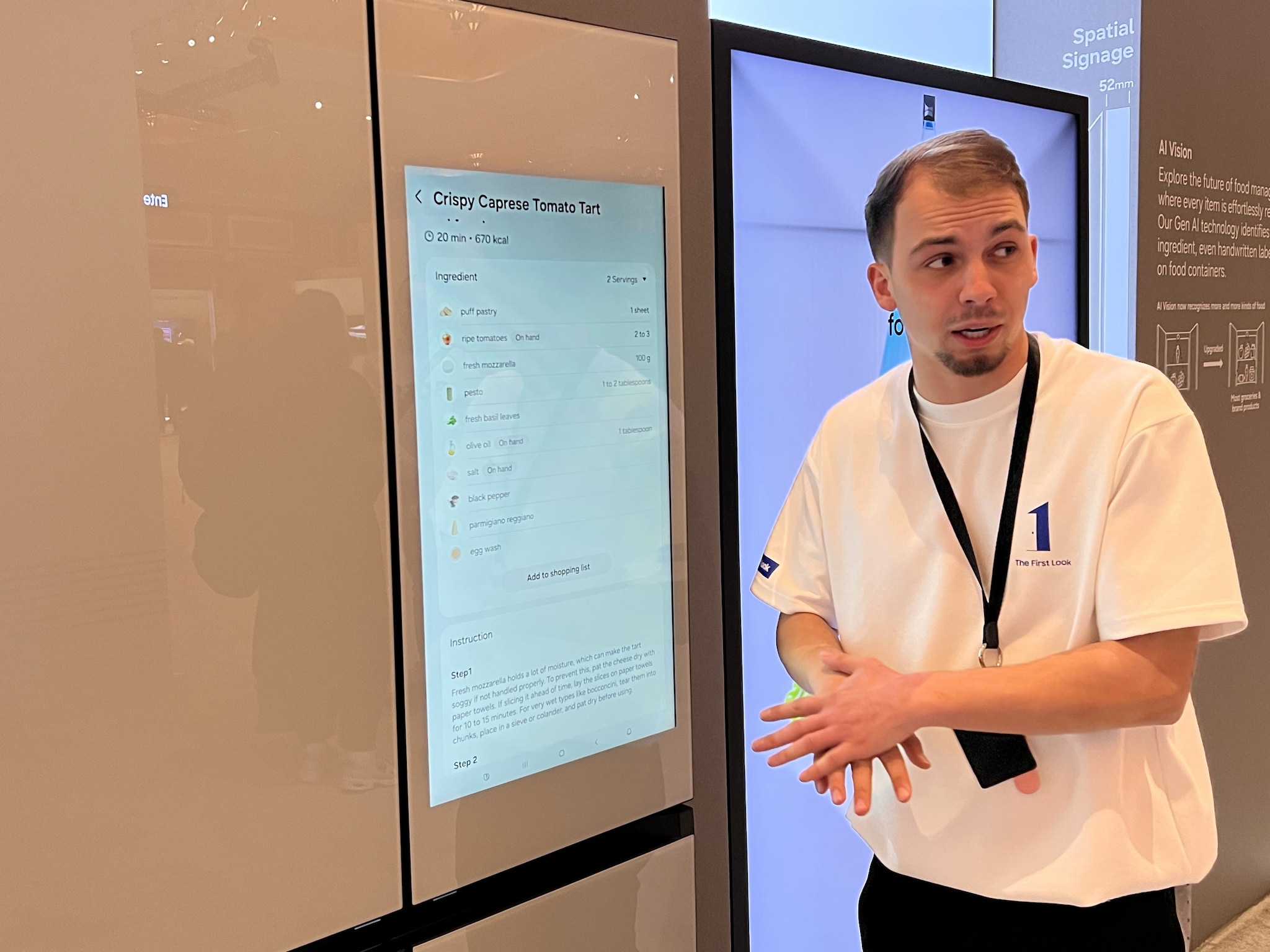 FANPAGE.IT | Il Family Hub con lo schermo esterno