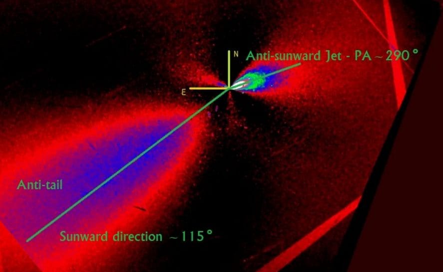 Nuove immagini di 3I/ATLAS, Avi Loeb: “I 3 getti a 120 gradi sono una firma tecnologica?”