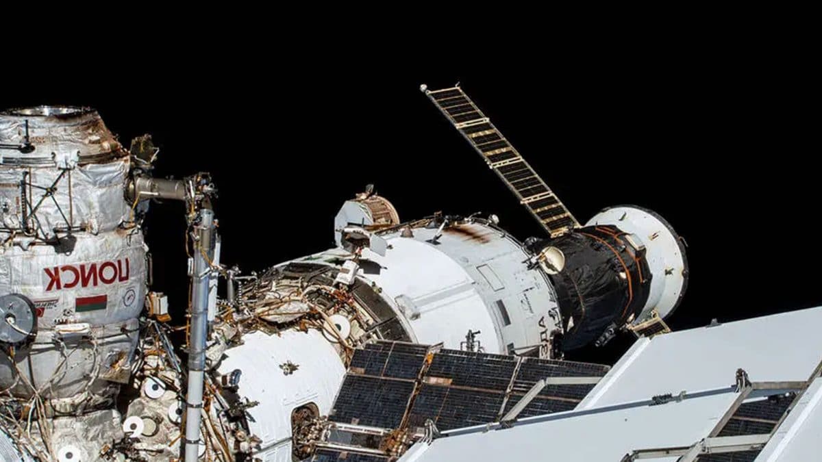 Il segmento russo della Stazione Spaziale Internazionale ripreso da una telecamera esterna ad alta definizione / Credit: NASA