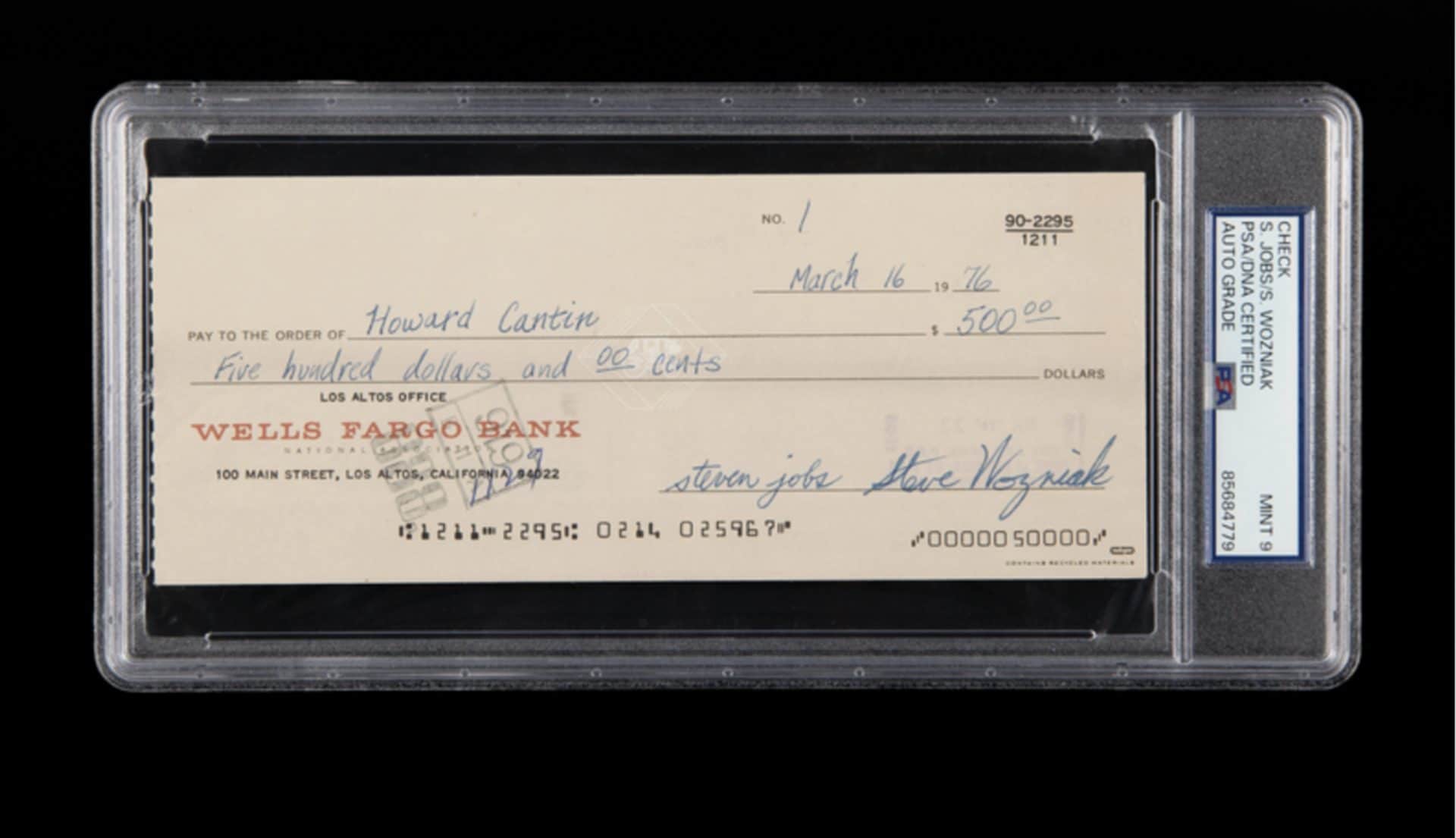 Il primo assegno di Apple vale una fortuna: sul documento la firma originale di Steve Jobs