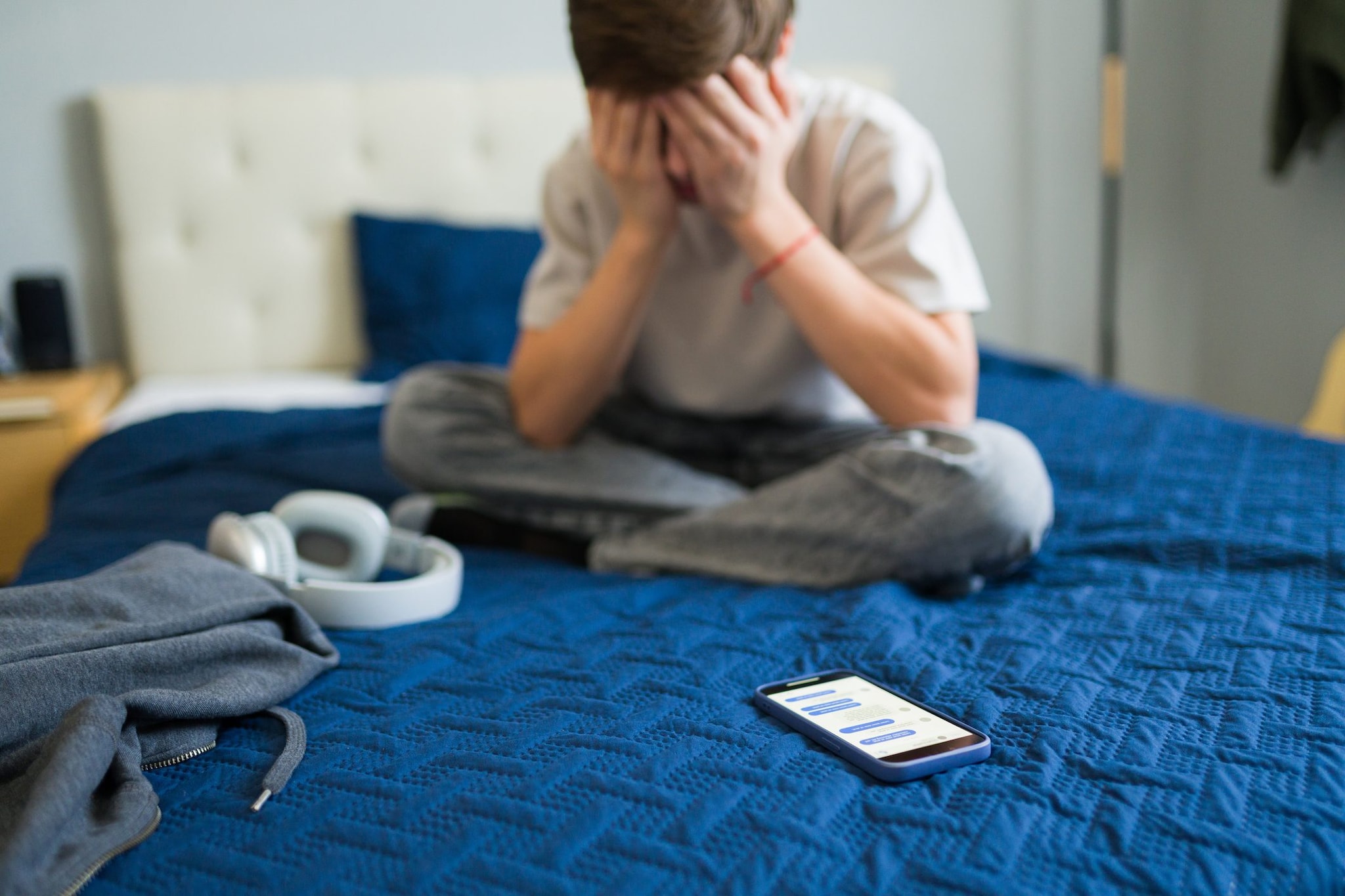 Cosa fare se ricevi questo alert da Instagram: la funzione per fermare le ricerche sul suicidio