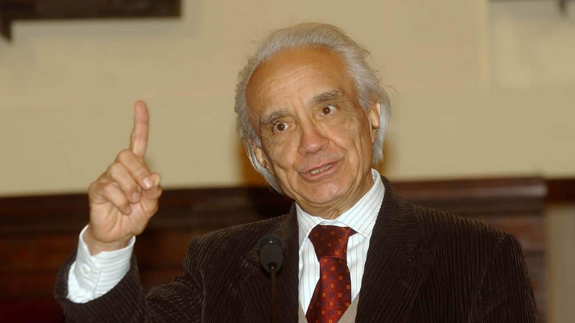 Addio ad Antonino Zichichi, fisico delle particelle: aveva 96 anni ed era uno dei volti più noti della scienza in Italia