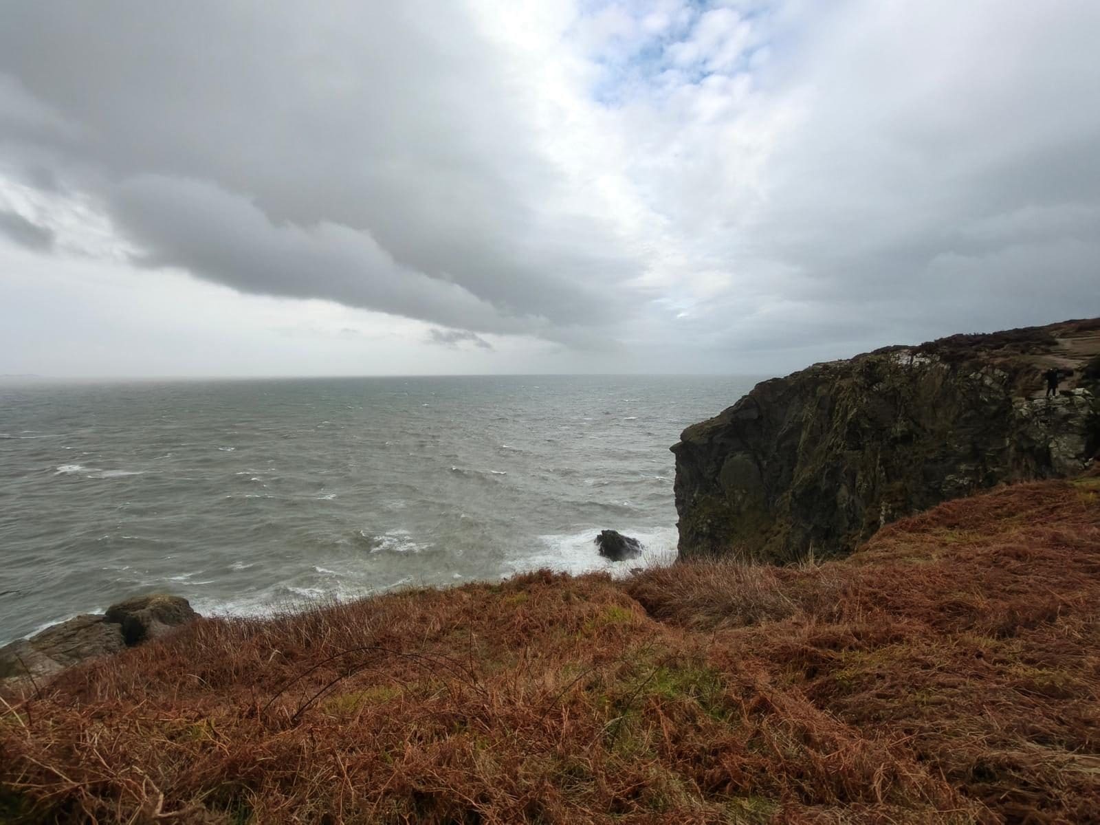 FANPAGE.IT | Le scogliere di Howt fotografate con Oppo Reno 15 Pro