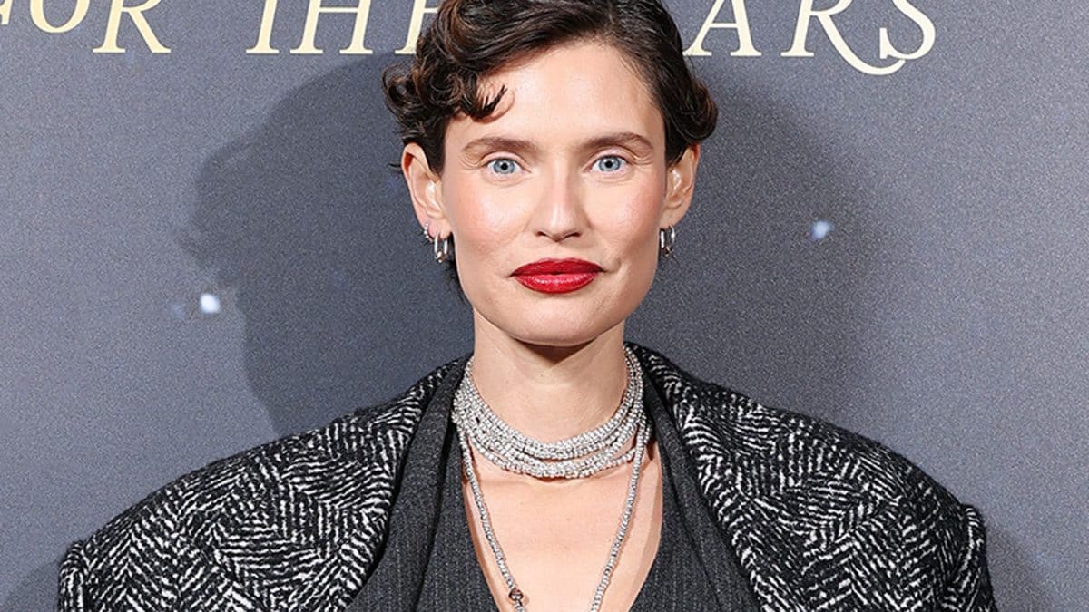 Bianca Balti, 41 anni, torna al Festival di Sanremo 2026 a un anno dall’ultima chemioterapia per il tumore ovarico, dopo la scoperta della mutazione genetica BRCA1