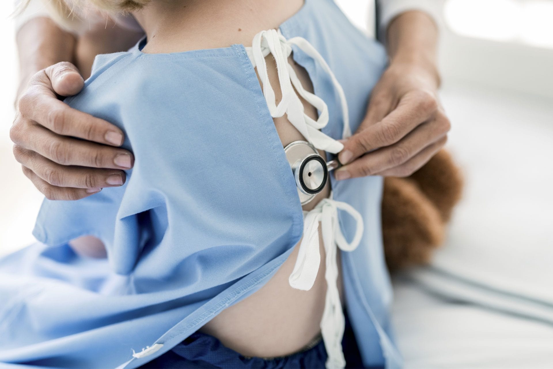 Cos’è la cardiomiopatia dilatativa che aveva portato al trapianto di cuore nel bambino morto a Napoli