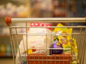 Cibi ultraprocessati e infarto: uno studio quantifica per la prima volta i rischi per il cuore