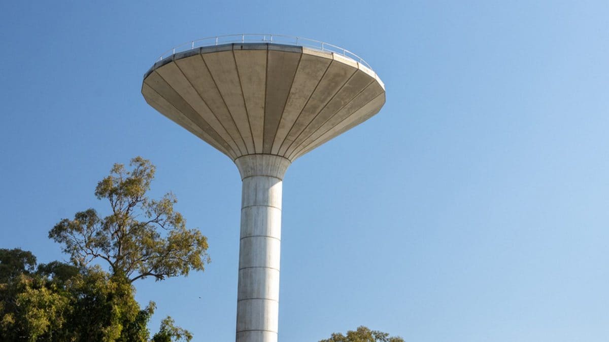 Torre idrica a fungo