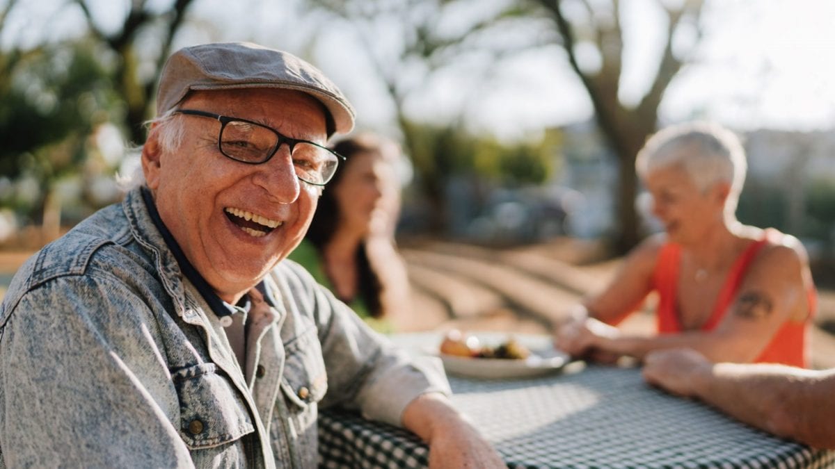 Uno studio osservazionale su grandi anziani trova un’associazione tra consumo di carne e longevità, ma solo in un gruppo specifico di persone