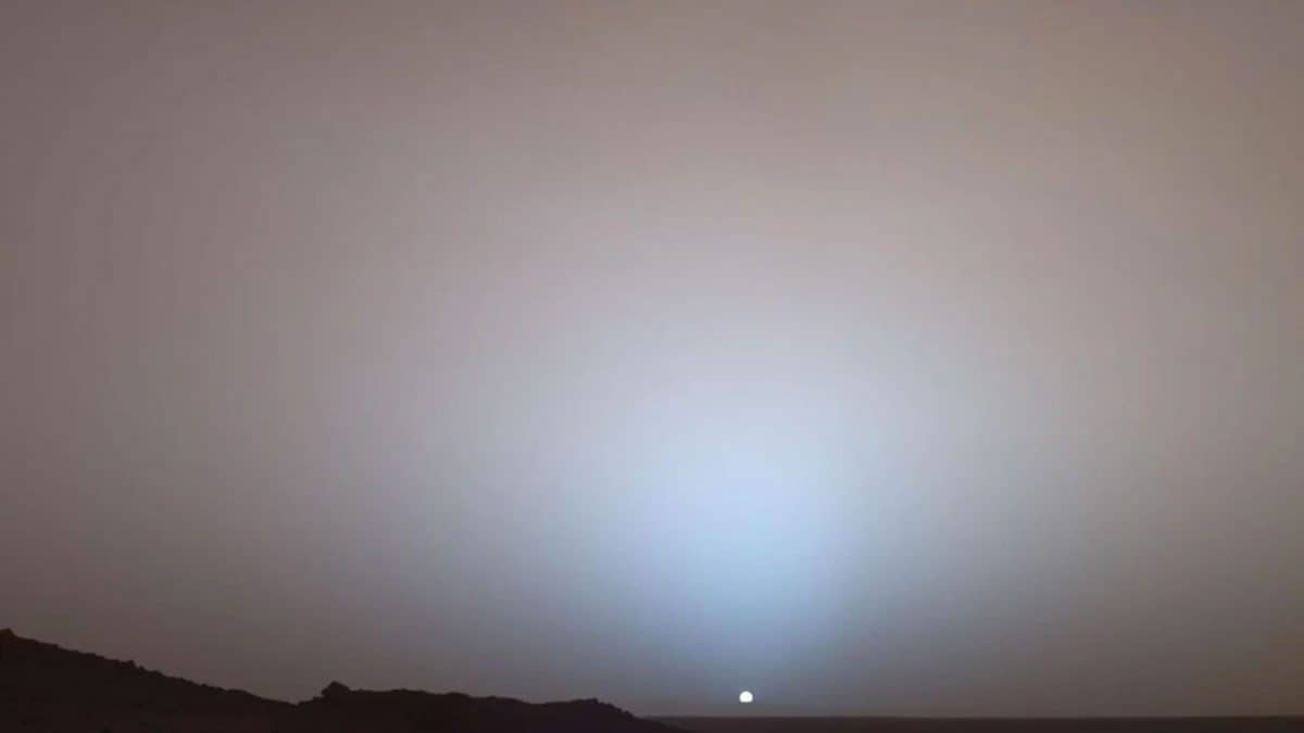 Il tramonto su Marte fotografato il 19 maggio 2005 dal rover Spirit della NASA