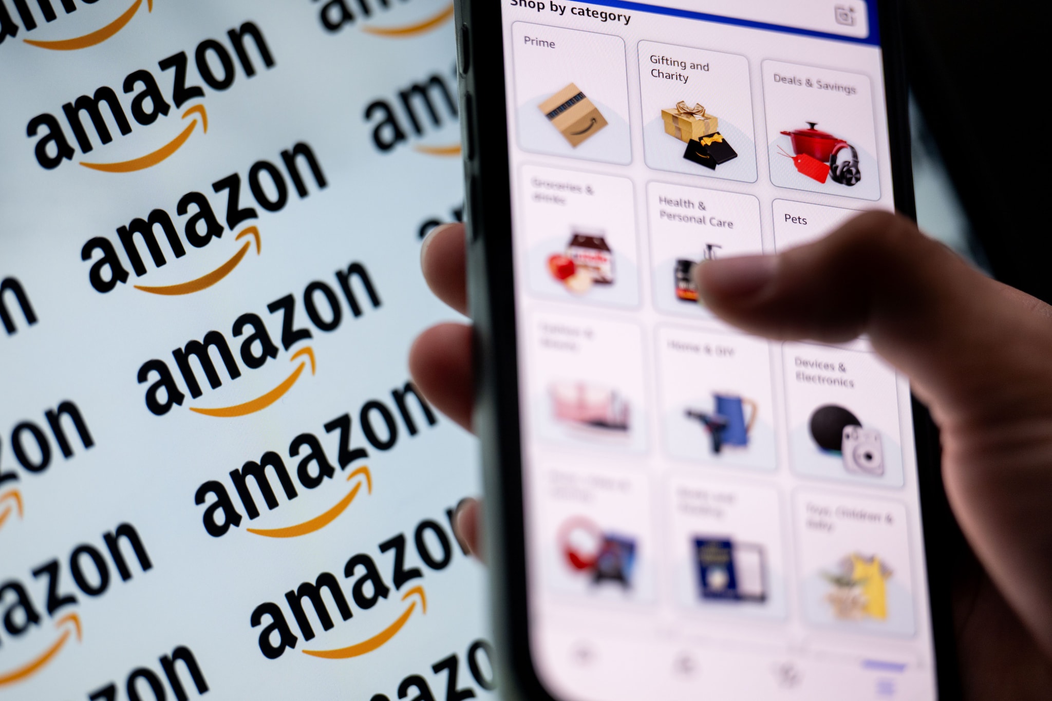 Ora puoi pagare in contanti Amazon anche andando in edicola o in tabaccheria: tutte le novità