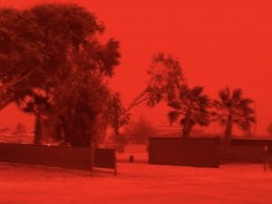 Perché il cielo dell’Australia Occidentale è diventato rosso sangue: c’entra la polvere di ferro