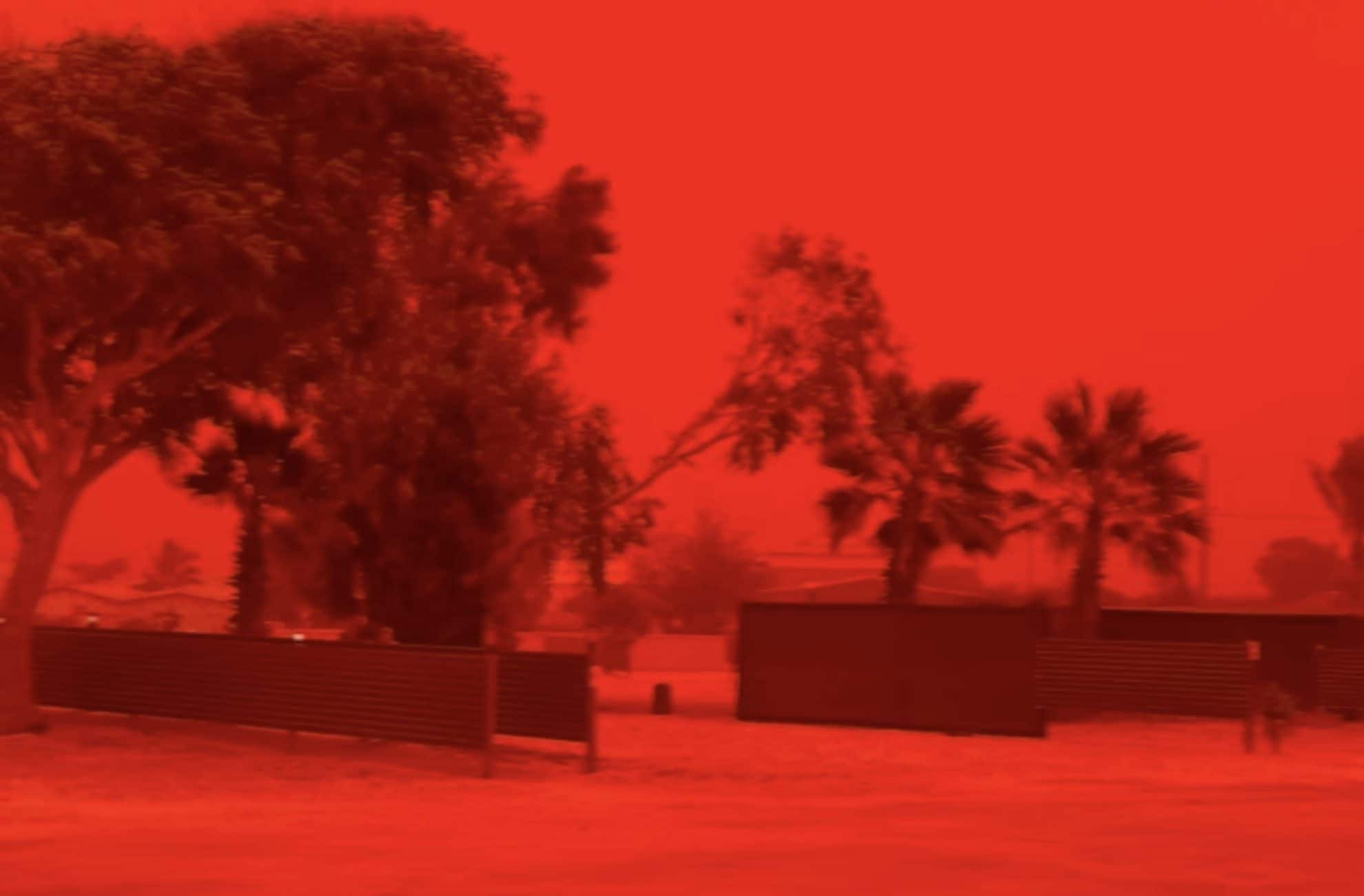 Perché il cielo dell'Australia Occidentale è diventato rosso sangue: c'entra la polvere di ferro