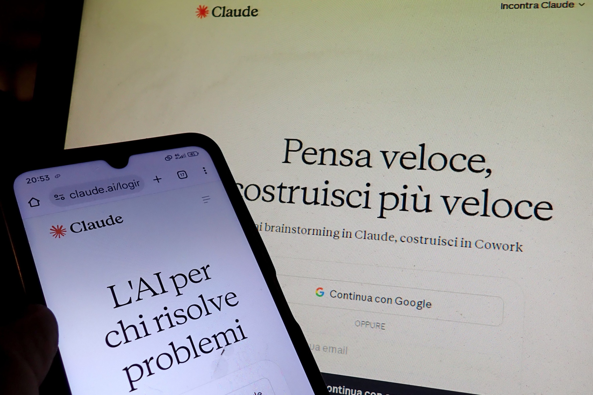 Perché stiamo scappando da ChatGPT: c'è una nuova IA che gli utenti ritengono più etica