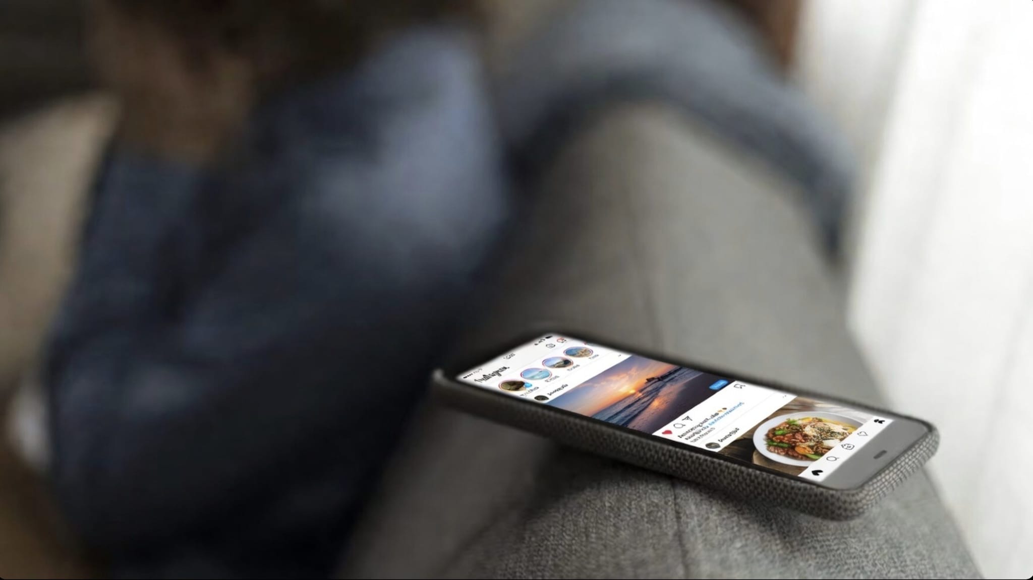 Kaley, la ragazza che passava 16 ore al giorno su Instagram: “Non parlavo più con la mia famiglia”