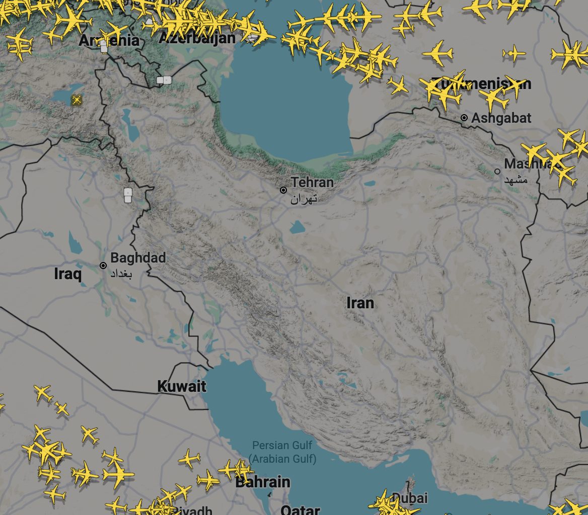 L’attuale situazione del traffico areo fotografata dal sito Flightradar24.