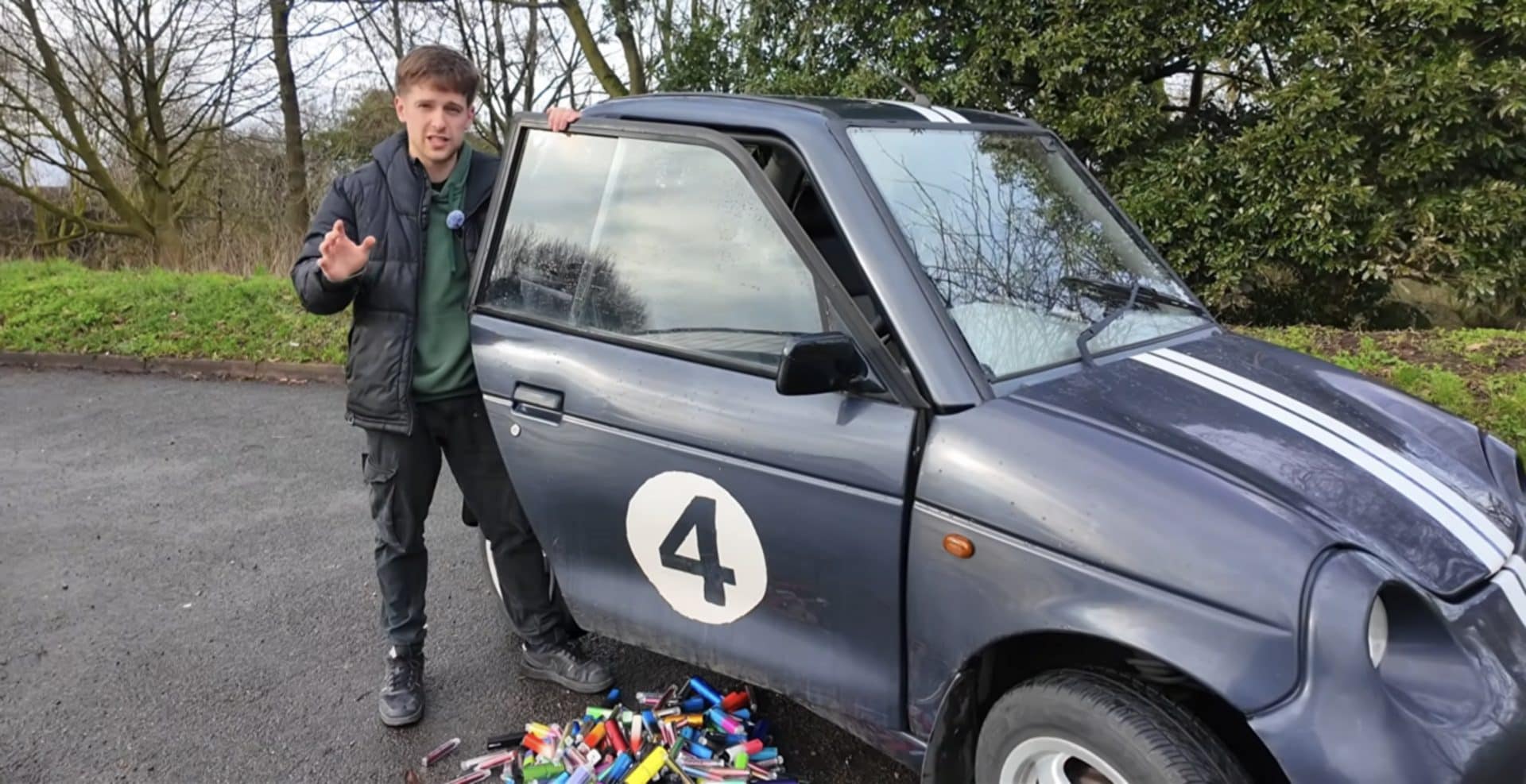 Usa 500 sigarette elettroniche per alimentare una minicar: l'idea dello Youtuber è una lezione sul riuso