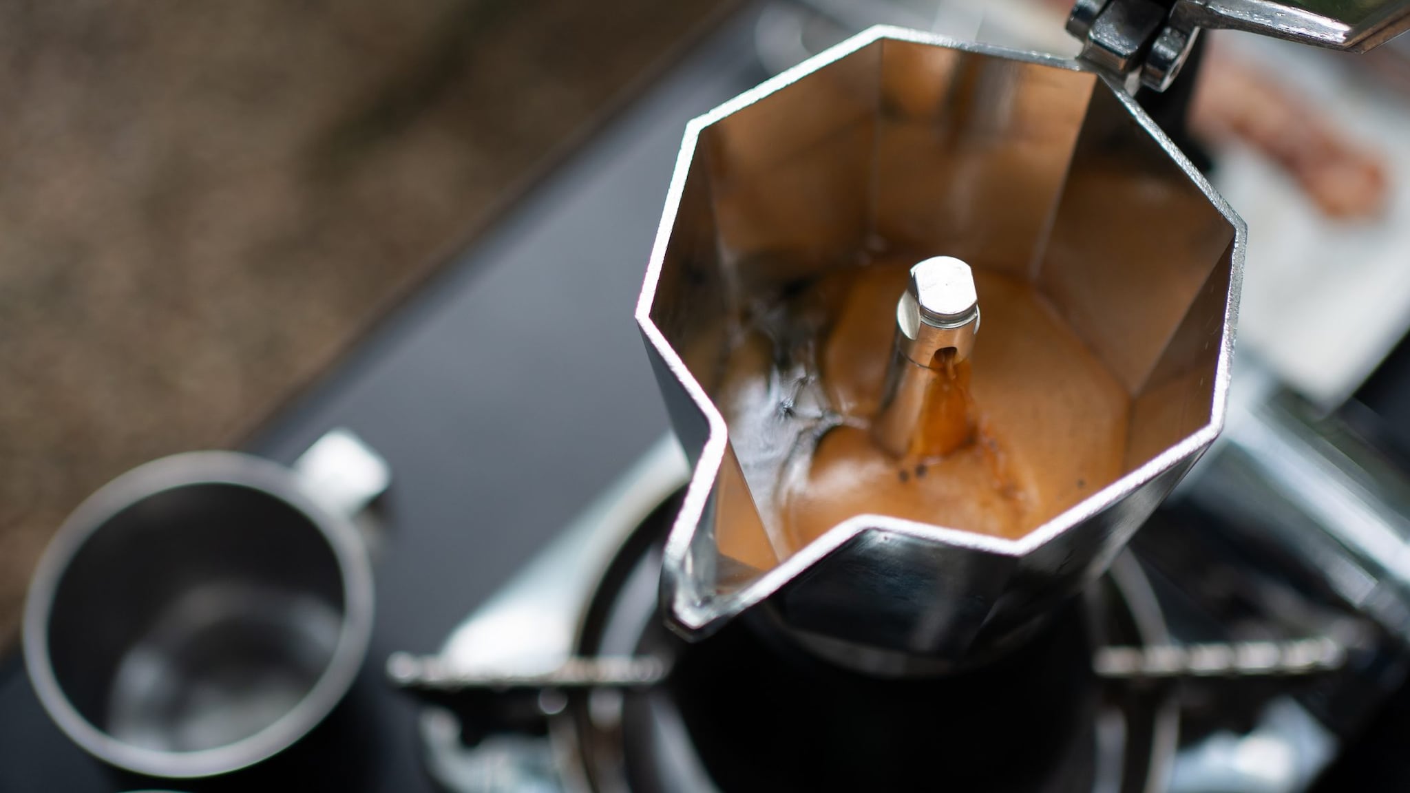 Alternativa alla caffeina "senza effetti collaterali": esperto fa chiarezza sulla paraxantina