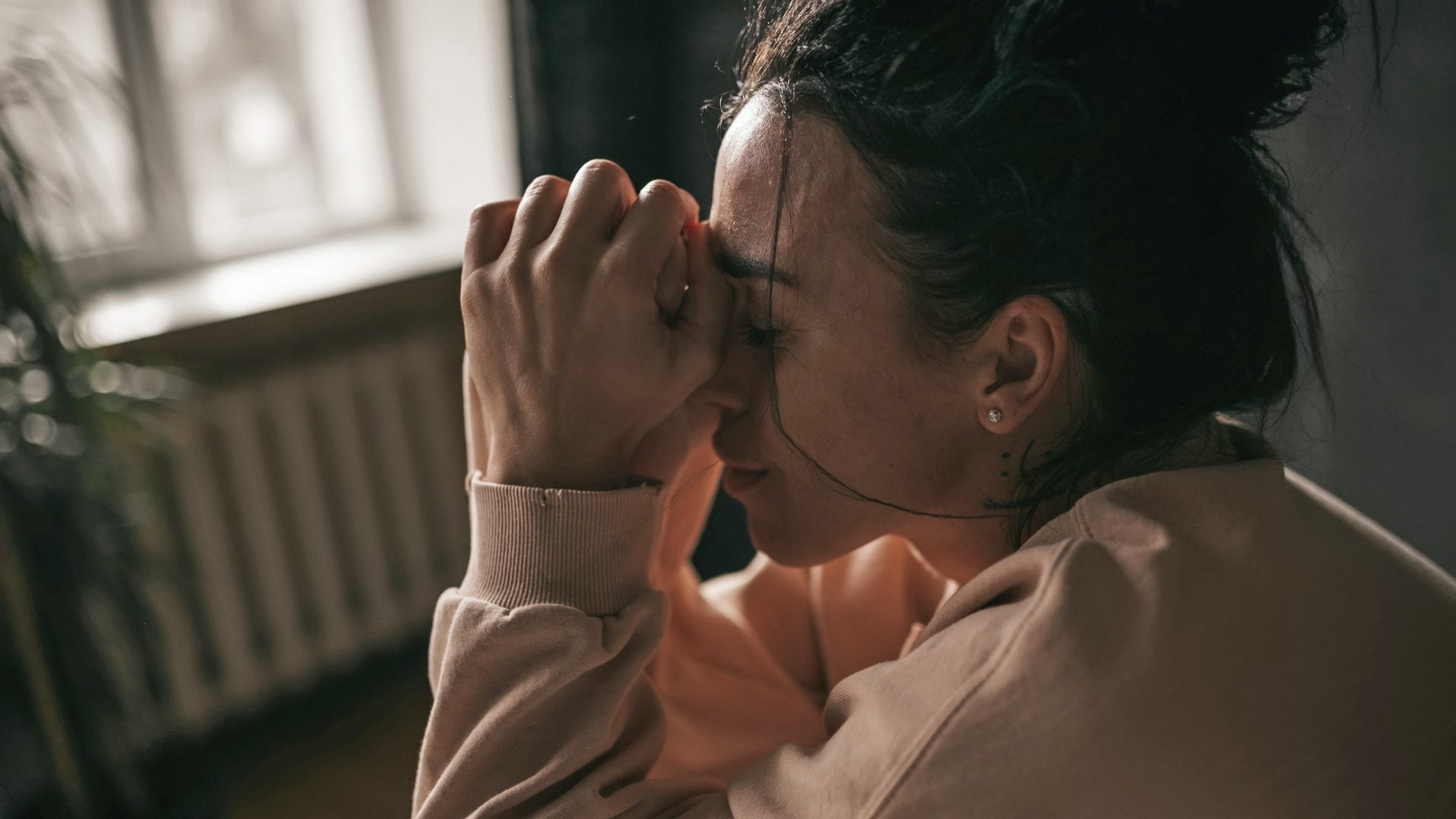 Depressione, un semplice esercizio online di 10 minuti può ridurre i sintomi: la spiegazione dell'esperto