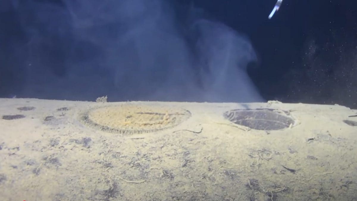 Le emissioni di materiale radioattivo dal sottomarino nucleare sovietico. Credit: Gwynn et al., PNAS , 2026