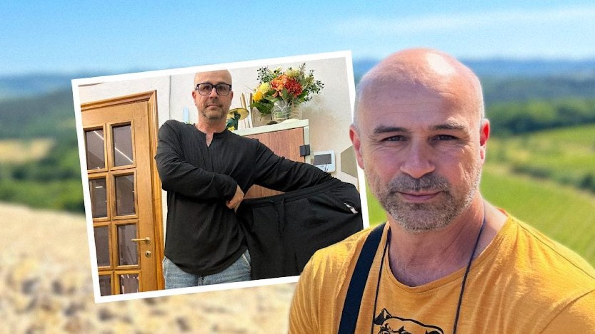 Foto di Giancarlo Roccasecca, sullo sfondo mostra il vecchio pantalone taglia 60 che doveva portare a causa del linfedema