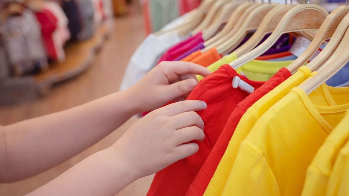 Alcune magliette per bambini, in particolare dai colori più vivaci, hanno mostrato livelli di piombo più elevati in uno studio preliminare.