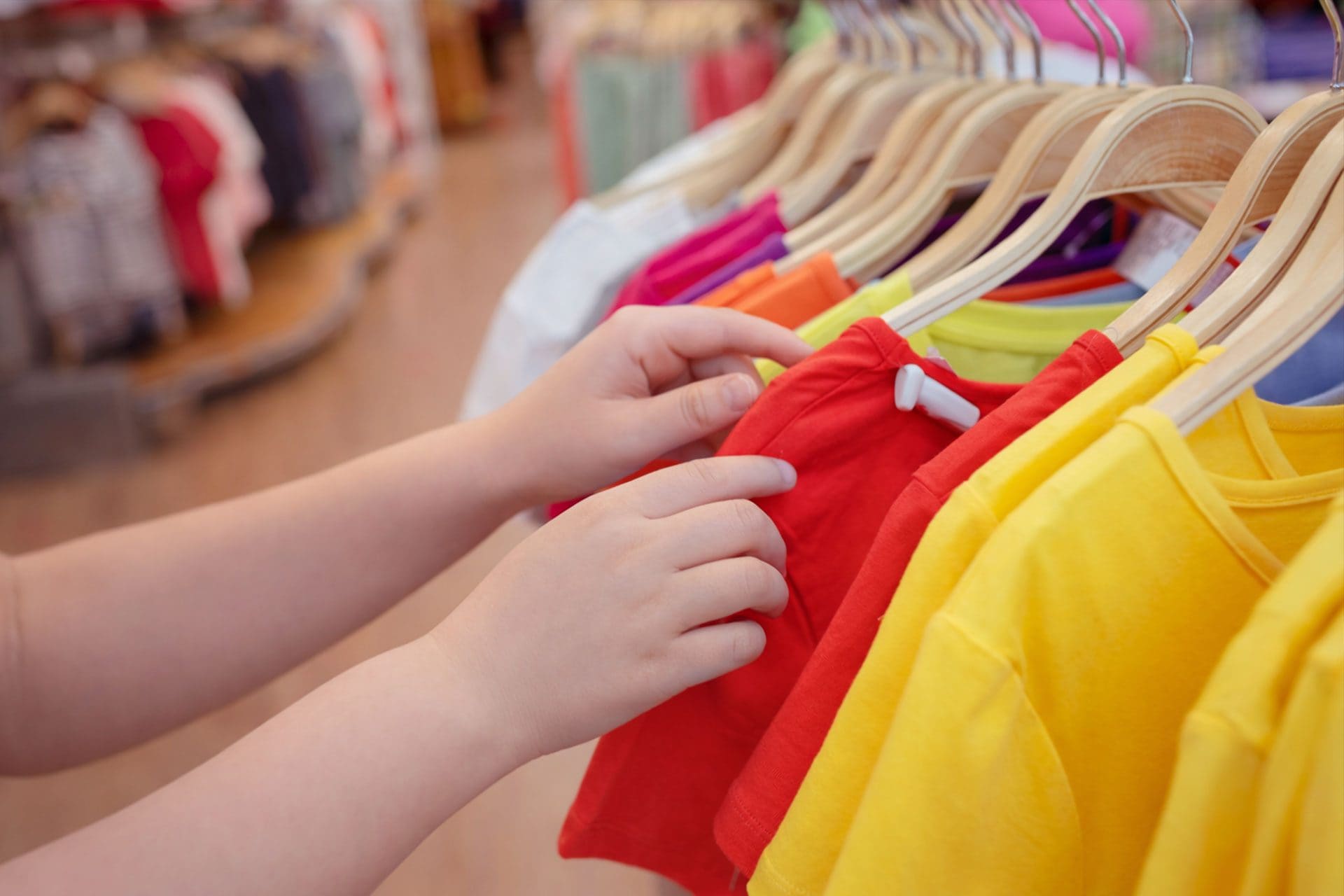 Piombo nelle magliette per bambini: i risultati dei test su capi di fast fashion