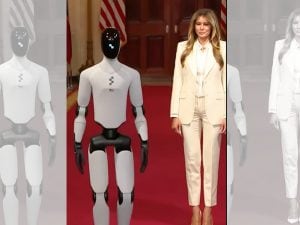 Il primo robot ospite alla Casa Bianca, Melania Trump: “Immaginate un educatore umanoide”