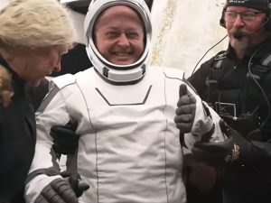 Mike Fincke sul primo rientro anticipato dalla ISS: “Non riuscivo più a parlare, i medici non sanno perché”